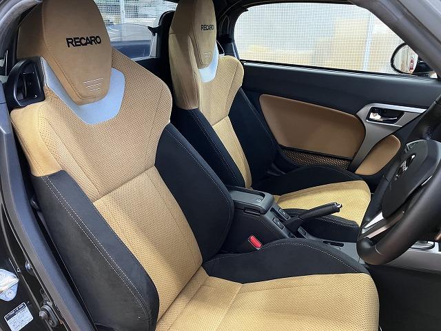 コペンローブ　Ｓ　届け出済み未使用車　オープンカーオープンカー　二人乗　アクティブトップ　ステアリングスイッチ　ビルシュタイン製ショックアブソーバー　レカロ製スポーツシート　ＭＯＭＯ製ステアリングホイール　パドルシフト　コーナーセンサー　キーフリー（神奈川県）の中古車