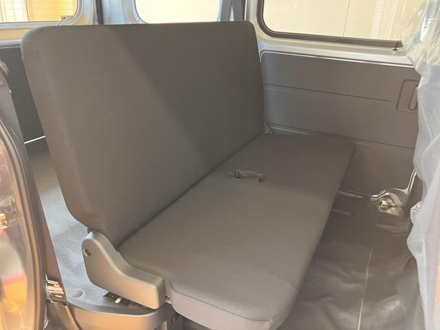 ハイゼットカーゴDXサポカーSワイド適合 ラジオ エアコン アクセサリーソケット コーナーセンサー アイドリングストップ 光軸調整ダイヤル 横滑り防止機能 誤発進抑制機能 パワーウインドウ キーレス(神奈川県)の中古車