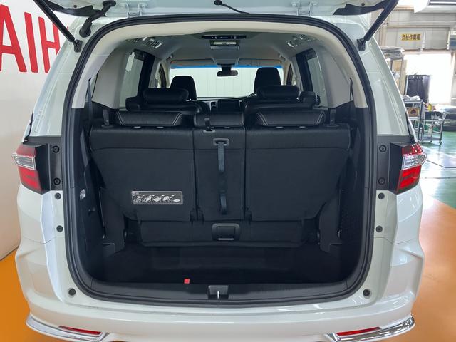 オデッセイアブソルート・ＥＸアドバンス衝突被害軽減ブレーキシステム　３列シート　Ｂカメラ　後席モニター　クルーズコントロール　両側オートスライドドア　レーンアシスト　ＥＴＣ　キャプテンシート　パワーシート　ブラインドスポットモニター（神奈川県）の中古車