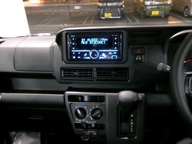 ハイゼットカーゴＤＸサポカーＳワイド適合　ラジオ　エアコン　アクセサリーソケット　コーナーセンサー　アイドリングストップ　光軸調整ダイヤル　横滑り防止機能　誤発進抑制機能　パワーウインドウ　キーレス（神奈川県）の中古車