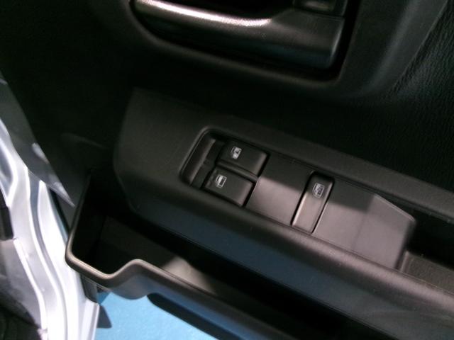 ハイゼットカーゴＤＸサポカーＳワイド適合　ラジオ　エアコン　アクセサリーソケット　コーナーセンサー　アイドリングストップ　光軸調整ダイヤル　横滑り防止機能　誤発進抑制機能　パワーウインドウ　キーレス（神奈川県）の中古車