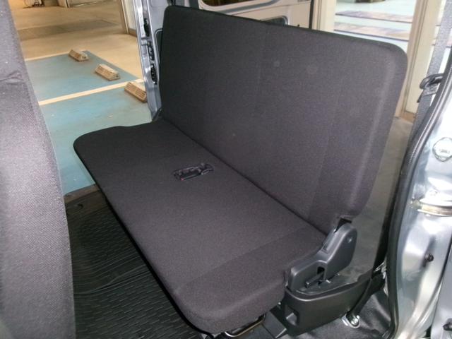 ハイゼットカーゴＤＸサポカーＳワイド適合　ラジオ　エアコン　アクセサリーソケット　コーナーセンサー　アイドリングストップ　光軸調整ダイヤル　横滑り防止機能　誤発進抑制機能　パワーウインドウ　キーレス（神奈川県）の中古車