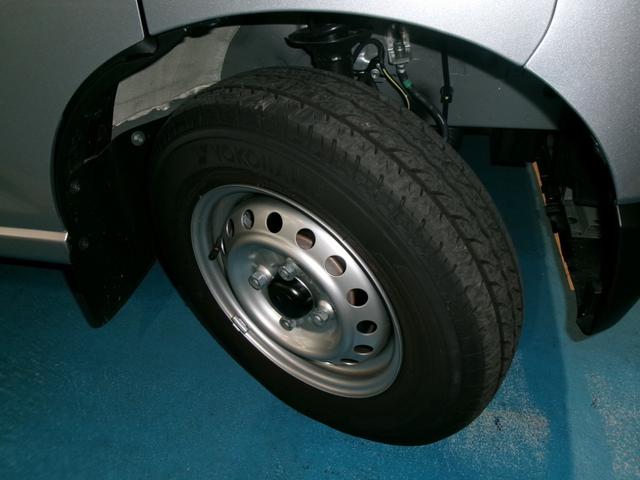 ハイゼットカーゴＤＸサポカーＳワイド適合　ラジオ　エアコン　アクセサリーソケット　コーナーセンサー　アイドリングストップ　光軸調整ダイヤル　横滑り防止機能　誤発進抑制機能　パワーウインドウ　キーレス（神奈川県）の中古車