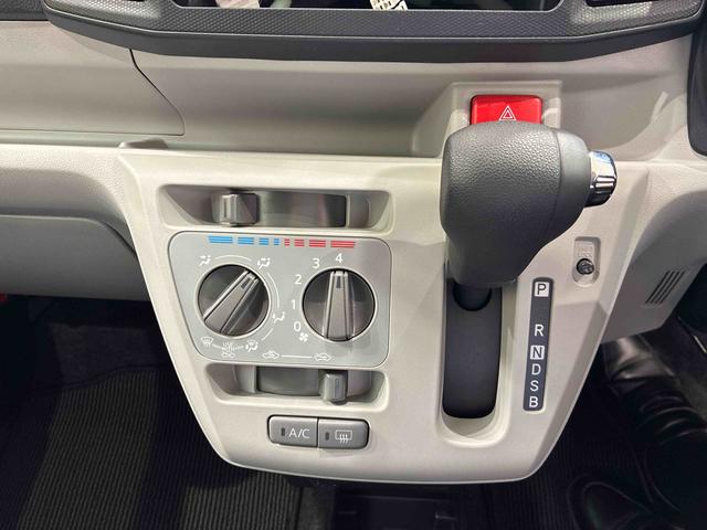 ミライースＸ　リミテッドＳＡIII４ＷＤ　アイドリングストップ　オートマチックハイビーム　衝突防止システム　ＬＥＤヘッドランプ　レーンアシスト　キーレスエントリー　記録簿　ワンオーナー　エアバッグ　エアコン　パワーステアリング　ＡＢＳ（北海道）の中古車