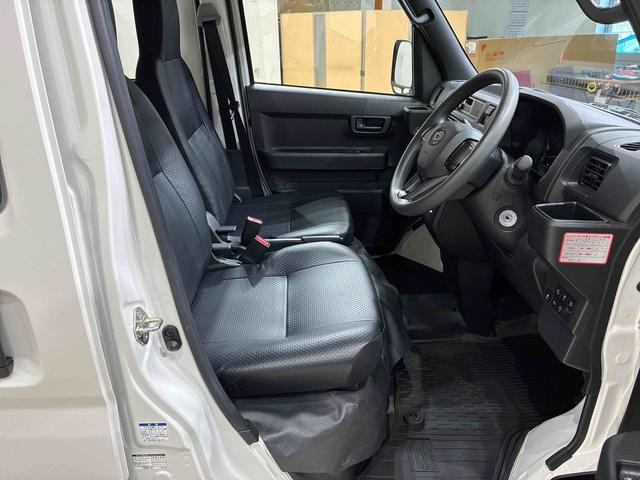 ハイゼットカーゴスペシャル４ＷＤ　アイドリングストップ　オートマチックハイビーム　衝突防止システム　レーンアシスト　記録簿　ワンオーナー　エアバッグ　エアコン　パワーステアリング　パワーウィンドウ　ＡＢＳ（北海道）の中古車