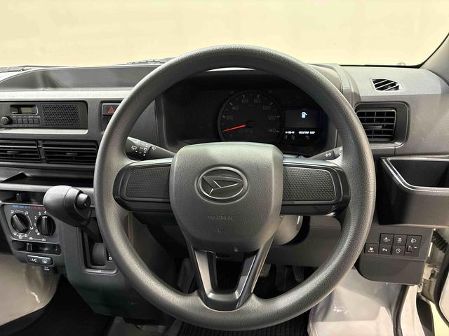 ハイゼットカーゴスペシャル４ＷＤ　アイドリングストップ　オートマチックハイビーム　衝突防止システム　レーンアシスト　記録簿　ワンオーナー　エアバッグ　エアコン　パワーステアリング　パワーウィンドウ　ＡＢＳ（北海道）の中古車