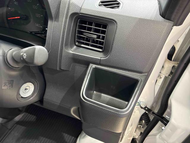 ハイゼットカーゴＤＸ４ＷＤ　アイドリングストップ　オートマチックハイビーム　衝突防止システム　レーンアシスト　キーレスエントリー　記録簿　ワンオーナー　エアバッグ　エアコン　パワーステアリング　パワーウィンドウ　ＡＢＳ（北海道）の中古車