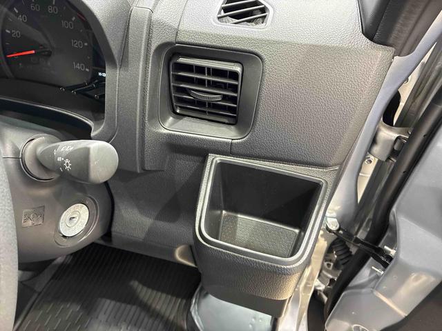 ハイゼットカーゴＤＸ４ＷＤ　アイドリングストップ　オートマチックハイビーム　衝突防止システム　レーンアシスト　キーレスエントリー　記録簿　ワンオーナー　エアバッグ　エアコン　パワーステアリング　パワーウィンドウ　ＡＢＳ（北海道）の中古車