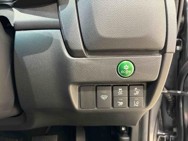 フィットハイブリッドＬ　ホンダセンシング４ＷＤ　ＥＴＣ　アルミホイール　ＬＥＤヘッドランプ　スマートキー　記録簿　禁煙車　エアバッグ　エアコン　パワーステアリング　パワーウィンドウ　ＡＢＳ（北海道）の中古車