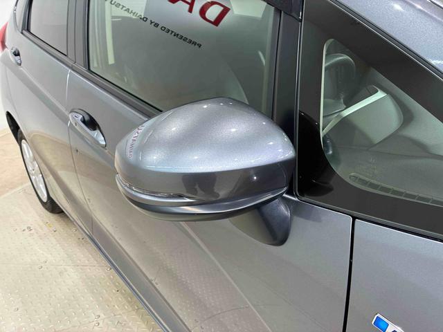 フィットハイブリッドＬ　ホンダセンシング４ＷＤ　ＥＴＣ　アルミホイール　ＬＥＤヘッドランプ　スマートキー　記録簿　禁煙車　エアバッグ　エアコン　パワーステアリング　パワーウィンドウ　ＡＢＳ（北海道）の中古車