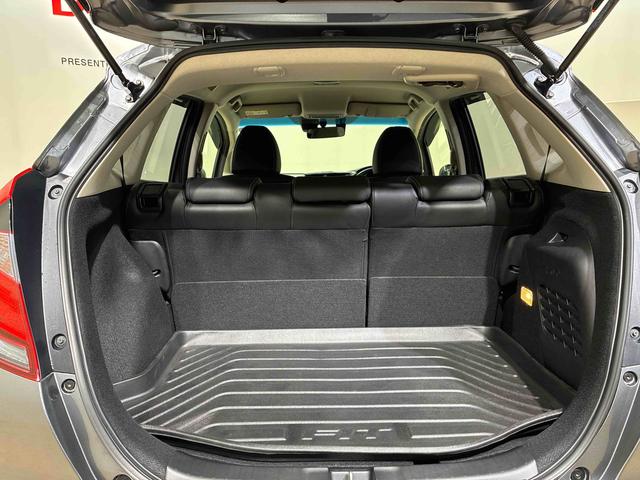 フィットハイブリッドＬ　ホンダセンシング４ＷＤ　ＥＴＣ　アルミホイール　ＬＥＤヘッドランプ　スマートキー　記録簿　禁煙車　エアバッグ　エアコン　パワーステアリング　パワーウィンドウ　ＡＢＳ（北海道）の中古車