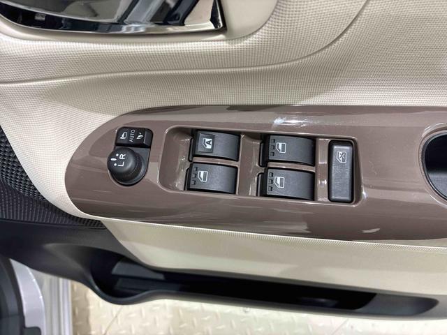 ムーヴキャンバスＸリミテッドメイクアップ　ＳＡII４ＷＤ　ＥＴＣ　アイドリングストップ　衝突防止システム　レーンアシスト　スマートキー　記録簿　禁煙車　エアバッグ　エアコン　パワーステアリング　パワーウィンドウ　ＡＢＳ（北海道）の中古車