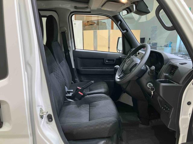 ハイゼットカーゴＤＸ４ＷＤ　アイドリングストップ　オートマチックハイビーム　衝突防止システム　レーンアシスト　キーレスエントリー　記録簿　ワンオーナー　エアバッグ　エアコン　パワーステアリング　パワーウィンドウ　ＡＢＳ（北海道）の中古車