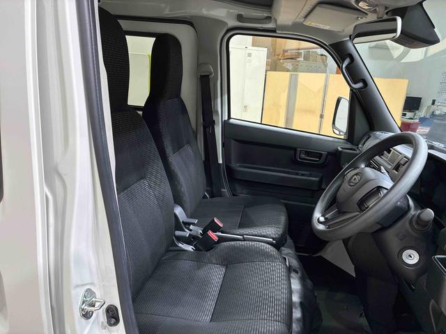 ハイゼットカーゴDX4WD アイドリングストップ オートマチックハイビーム 衝突防止システム レーンアシスト キーレスエントリー 記録簿 ワンオーナー エアバッグ エアコン パワーステアリング パワーウィンドウ ABS(北海道)の中古車