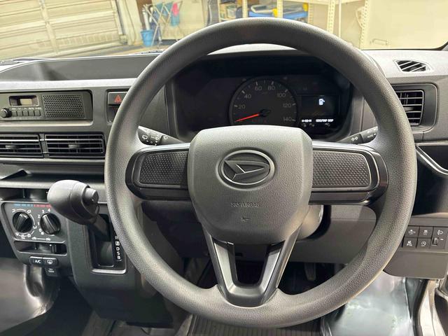 ハイゼットカーゴDX4WD アイドリングストップ オートマチックハイビーム 衝突防止システム レーンアシスト キーレスエントリー 記録簿 ワンオーナー エアバッグ エアコン パワーステアリング パワーウィンドウ ABS(北海道)の中古車