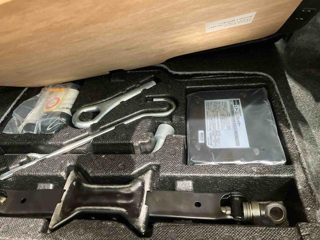 トールＧ　リミテッドII　ＳＡIII４ＷＤ　アルミホイール　シートヒーター　アイドリングストップ　オートマチックハイビーム　衝突防止システム　ＬＥＤヘッドランプ　レーンアシスト　スマートキー　記録簿　禁煙車　ワンオーナー　エアバッグ（北海道）の中古車