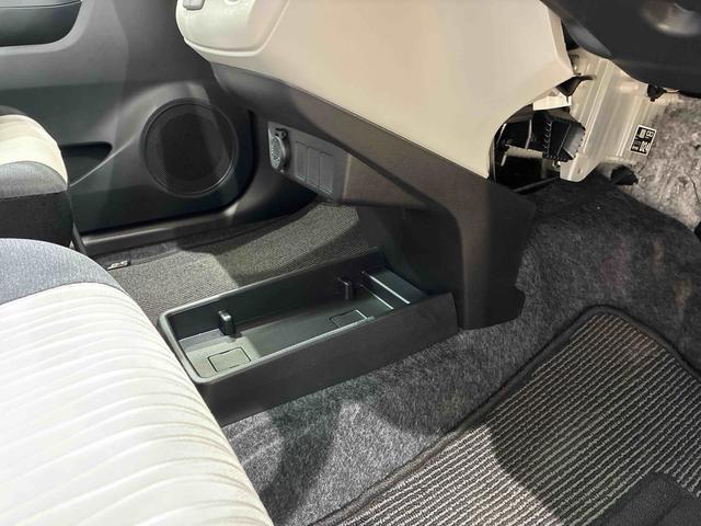 ミライースＸ　ＳＡIII４ＷＤ　アイドリングストップ　オートマチックハイビーム　衝突防止システム　ＬＥＤヘッドランプ　レーンアシスト　キーレスエントリー　記録簿　ワンオーナー　エアバッグ　エアコン　パワーステアリング　ＡＢＳ（北海道）の中古車