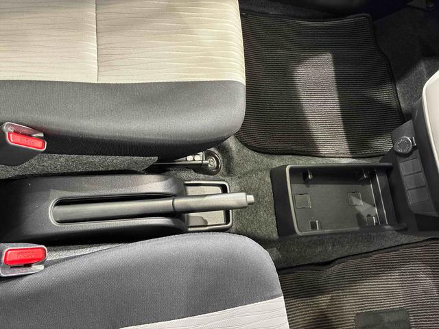 ミライースＸ　リミテッドＳＡIII４ＷＤ　アイドリングストップ　オートマチックハイビーム　衝突防止システム　ＬＥＤヘッドランプ　レーンアシスト　キーレスエントリー　記録簿　ワンオーナー　エアバッグ　エアコン　パワーステアリング　ＣＤ（北海道）の中古車