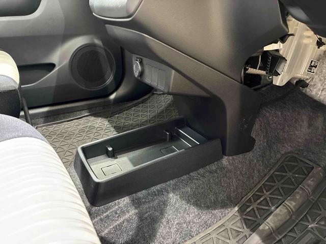 ミライースＬ　ＳＡIII４ＷＤ　アイドリングストップ　オートマチックハイビーム　衝突防止システム　レーンアシスト　キーレスエントリー　記録簿　ワンオーナー　エアバッグ　エアコン　パワーステアリング　パワーウィンドウ　ＣＤ（北海道）の中古車