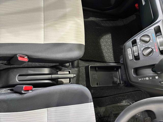 ミライースＬ　ＳＡIII４ＷＤ　アイドリングストップ　オートマチックハイビーム　衝突防止システム　レーンアシスト　キーレスエントリー　記録簿　ワンオーナー　エアバッグ　エアコン　パワーステアリング　パワーウィンドウ　ＣＤ（北海道）の中古車