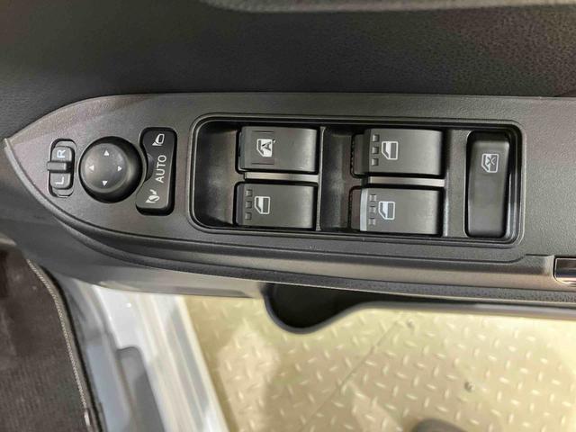 タントカスタムＸ４ＷＤ　アルミホイール　シートヒーター　アイドリングストップ　オートマチックハイビーム　衝突防止システム　ＬＥＤヘッドランプ　レーンアシスト　スマートキー　記録簿　ワンオーナー　エアバッグ　エアコン（北海道）の中古車