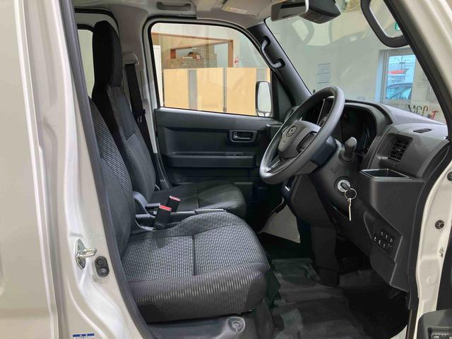 ハイゼットカーゴＤＸ４ＷＤ　アイドリングストップ　オートマチックハイビーム　衝突防止システム　レーンアシスト　キーレスエントリー　記録簿　ワンオーナー　エアバッグ　エアコン　パワーステアリング　パワーウィンドウ　ＡＢＳ（北海道）の中古車