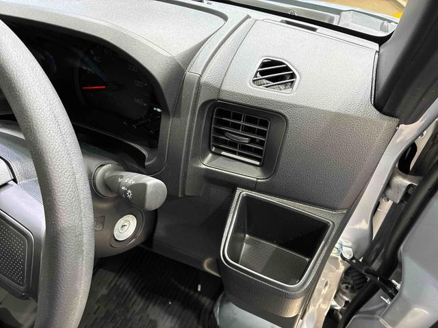 ハイゼットカーゴＤＸ４ＷＤ　アイドリングストップ　オートマチックハイビーム　衝突防止システム　レーンアシスト　キーレスエントリー　記録簿　ワンオーナー　エアバッグ　エアコン　パワーステアリング　パワーウィンドウ　ＡＢＳ（北海道）の中古車