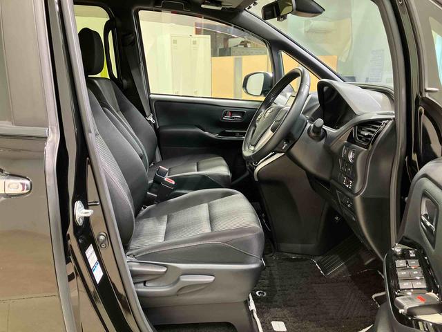 ヴォクシーＺＳ　煌II４ＷＤ　ＥＴＣ　アルミホイール　アイドリングストップ　衝突防止システム　ＬＥＤヘッドランプ　スマートキー　記録簿　禁煙車　ワンオーナー　エアバッグ　エアコン　パワーステアリング　パワーウィンドウ（北海道）の中古車