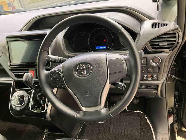 ヴォクシーＺＳ　煌II４ＷＤ　ＥＴＣ　アルミホイール　アイドリングストップ　衝突防止システム　ＬＥＤヘッドランプ　スマートキー　記録簿　禁煙車　ワンオーナー　エアバッグ　エアコン　パワーステアリング　パワーウィンドウ（北海道）の中古車