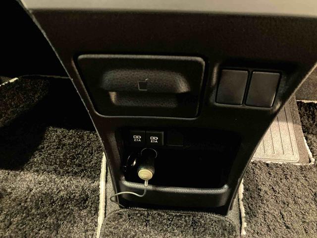 ヴォクシーＺＳ　煌II４ＷＤ　ＥＴＣ　アルミホイール　アイドリングストップ　衝突防止システム　ＬＥＤヘッドランプ　スマートキー　記録簿　禁煙車　ワンオーナー　エアバッグ　エアコン　パワーステアリング　パワーウィンドウ（北海道）の中古車