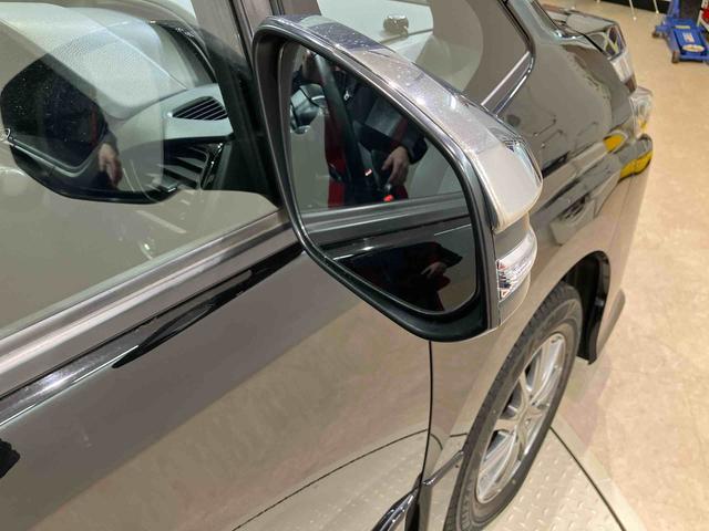 ヴォクシーＺＳ　煌II４ＷＤ　ＥＴＣ　アルミホイール　アイドリングストップ　衝突防止システム　ＬＥＤヘッドランプ　スマートキー　記録簿　禁煙車　ワンオーナー　エアバッグ　エアコン　パワーステアリング　パワーウィンドウ（北海道）の中古車