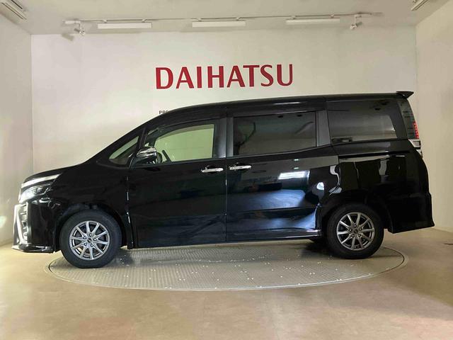 ヴォクシーＺＳ　煌II４ＷＤ　ＥＴＣ　アルミホイール　アイドリングストップ　衝突防止システム　ＬＥＤヘッドランプ　スマートキー　記録簿　禁煙車　ワンオーナー　エアバッグ　エアコン　パワーステアリング　パワーウィンドウ（北海道）の中古車