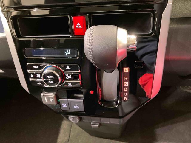 トールカスタムG4WD アルミホイール アイドリングストップ オートマチックハイビーム 衝突防止システム LEDヘッドランプ レーンアシスト スマートキー 記録簿 ワンオーナー エアバッグ エアコン パワーウィンドウ(北海道)の中古車