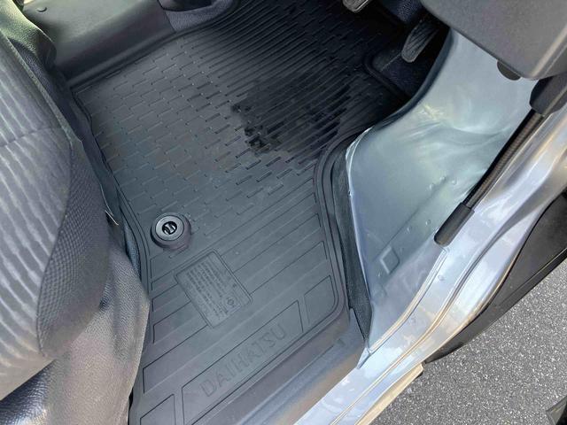 ハイゼットカーゴＤＸオーバーヘッドシェルフ・スマアシ・コーナーセンサー・オートライト・手引き式パーキングブレーキ・キーレス・マニュアルエアコン・ＡＭ／ＦＭラジオ・アイドリングストップ（千葉県）の中古車