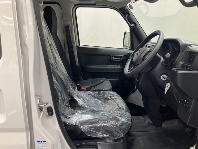 ハイゼットカーゴデラックス 4WD CVTスマートアシスト・コーナーセンサー・3モード電子制御4WD(CVT車)・荷室長1,915mm・荷室幅1,410mm・荷室高1,250mm・ハロゲンヘッドランプ・マニュアルエアコン(山梨県)の中古車