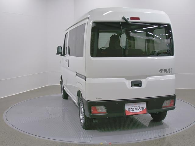 ハイゼットカーゴデラックス 4WD CVTスマートアシスト・コーナーセンサー・3モード電子制御4WD(CVT車)・荷室長1,915mm・荷室幅1,410mm・荷室高1,250mm・ハロゲンヘッドランプ・マニュアルエアコン(山梨県)の中古車