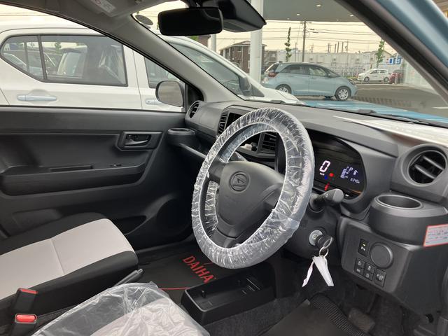 ミライースＬ　ＳＡIII１３インチフルホイールキャップ　マルチリフレクターハロゲンヘッドランプ　可倒式ドアミラー　自発光式デジタルメーターアンバーイルミネーションメーター　マニュアルエアコン（ダイヤル式）　キーレスエントリー（静岡県）の中古車