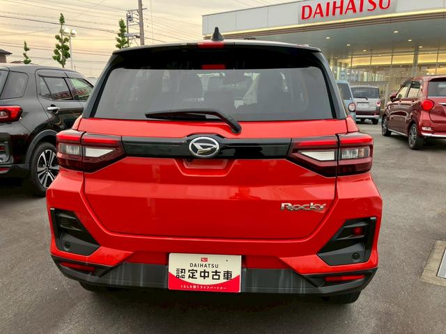 ロッキープレミアム１７インチアルミホイール　ＵＶＩＲカット遮音ガラス　フルＬＥＤヘッドランプ　革巻きステアリングホイール　本革シフトノブ　アクティブマルチインフォメーションメーター（静岡県）の中古車