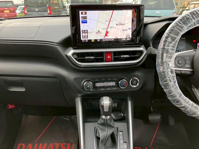 ロッキープレミアム１７インチアルミホイール　ＵＶＩＲカット遮音ガラス　フルＬＥＤヘッドランプ　革巻きステアリングホイール　本革シフトノブ　アクティブマルチインフォメーションメーター（静岡県）の中古車
