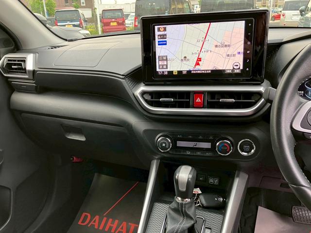 ロッキープレミアム１７インチアルミホイール　ＵＶＩＲカット遮音ガラス　フルＬＥＤヘッドランプ　革巻きステアリングホイール　本革シフトノブ　アクティブマルチインフォメーションメーター（静岡県）の中古車