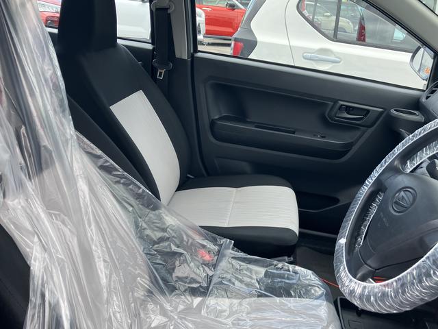 ミライースＬ　ＳＡIII１３インチフルホイールキャップ　マルチリフレクターハロゲンヘッドランプ　可倒式ドアミラー　自発光式デジタルメーターアンバーイルミネーションメーター　マニュアルエアコン（ダイヤル式）　キーレスエントリー（静岡県）の中古車