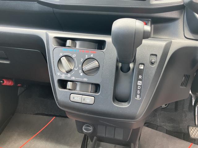 ミライースＬ　ＳＡIII１３インチフルホイールキャップ　マルチリフレクターハロゲンヘッドランプ　可倒式ドアミラー　自発光式デジタルメーターアンバーイルミネーションメーター　マニュアルエアコン（ダイヤル式）　キーレスエントリー（静岡県）の中古車