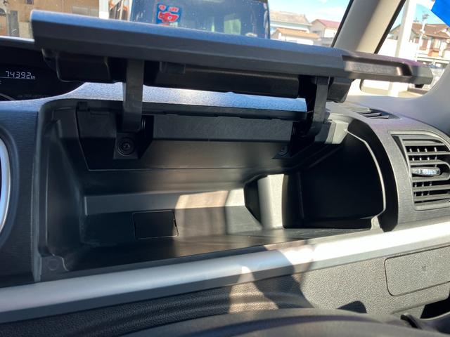 タントカスタムＲＳ１５インチアルミホイール　大型エアロバンパー　ＬＥＤヘッドランプ　オート格納式カラードドアミラー　本革巻ステアリングホイール　両側パワースライドドア（静岡県）の中古車