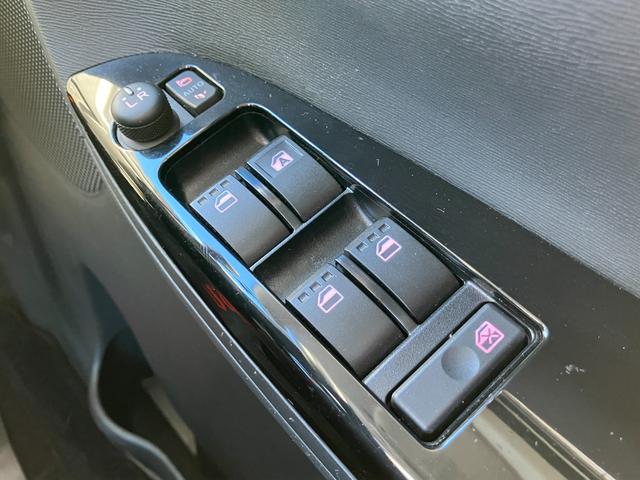 タントカスタムＲＳ１５インチアルミホイール　大型エアロバンパー　ＬＥＤヘッドランプ　オート格納式カラードドアミラー　本革巻ステアリングホイール　両側パワースライドドア（静岡県）の中古車