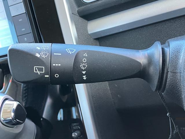 タントカスタムＲＳ１５インチアルミホイール　大型エアロバンパー　ＬＥＤヘッドランプ　オート格納式カラードドアミラー　本革巻ステアリングホイール　両側パワースライドドア（静岡県）の中古車