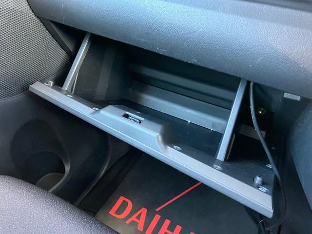 タントカスタムＲＳ１５インチアルミホイール　大型エアロバンパー　ＬＥＤヘッドランプ　オート格納式カラードドアミラー　本革巻ステアリングホイール　両側パワースライドドア（静岡県）の中古車