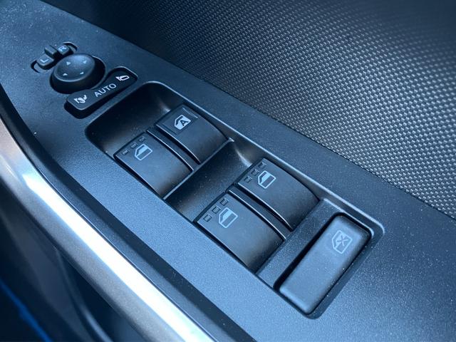 ロッキープレミアムG HEV17インチアルミホイール UVIRカット遮音ガラス フルLEDヘッドランプ キーフリーシステム 革巻きステアリングホイール 本革シフトノブ アクティブマルチインフォメーションメーター(静岡県)の中古車