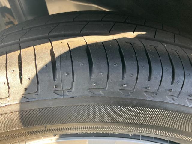 ミライースＬ　ＳＡIII１３インチフルホイールキャップ　マルチリフレクターハロゲンヘッドランプ　可倒式ドアミラー　自発光式デジタルメーターアンバーイルミネーションメーター　マニュアルエアコン（ダイヤル式）　キーレスエントリー（静岡県）の中古車