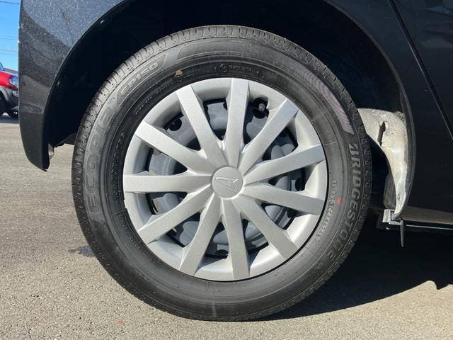 ミライースＬ　ＳＡIII１３インチフルホイールキャップ　マルチリフレクターハロゲンヘッドランプ　可倒式ドアミラー　自発光式デジタルメーターアンバーイルミネーションメーター　マニュアルエアコン（ダイヤル式）　キーレスエントリー（静岡県）の中古車