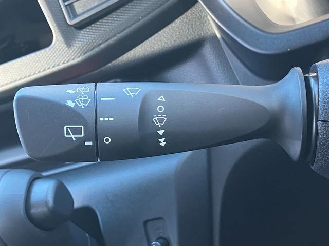 ミライースＬ　ＳＡIII１３インチフルホイールキャップ　マルチリフレクターハロゲンヘッドランプ　可倒式ドアミラー　自発光式デジタルメーターアンバーイルミネーションメーター　マニュアルエアコン（ダイヤル式）　キーレスエントリー（静岡県）の中古車